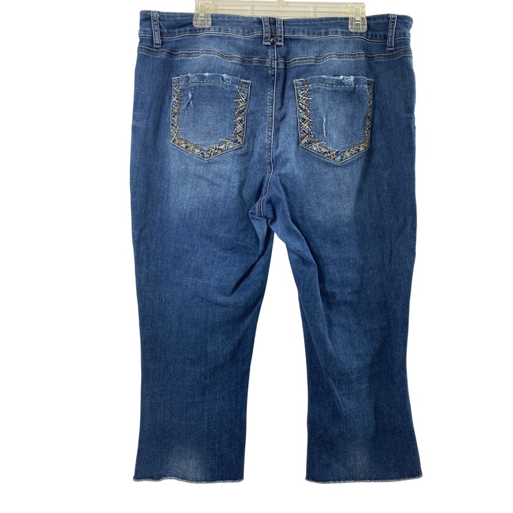 Maurices Cropped Jeans Women Sz 18 Distress Destroyed Denim Raw Hem Embroidered - Picture 2 of 13